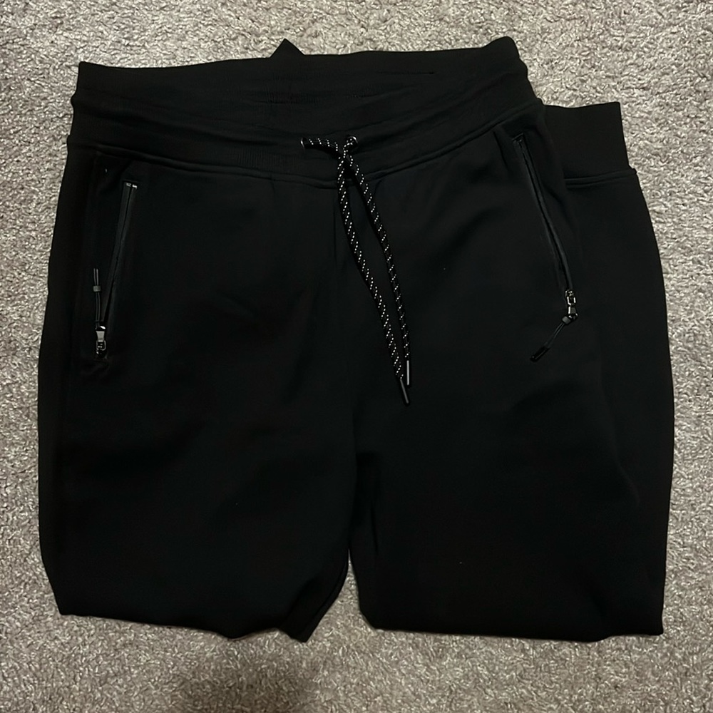 Old Navy Dynamic Fleece Joggers Size Small Worn Once